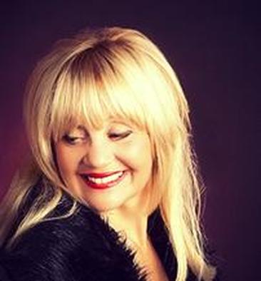 Lisette Payet Pianist Singer Melbourne